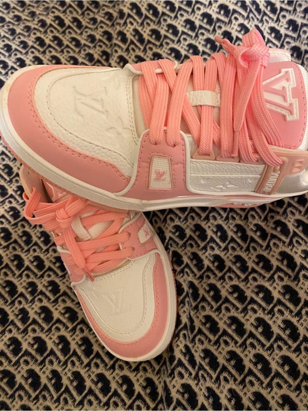Louis Vuitton Pink and White Women's Sneakers - Picture 9 of 9